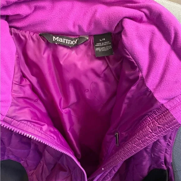 Marmot Women’s Quilted Down Vest - Picture 3 of 4